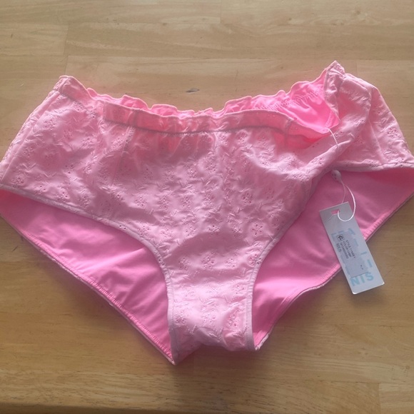 Frankie’s pink eyelet Lisa bikini bottom. XL. 82 % nylon 18% spandex NWT. - Picture 1 of 8